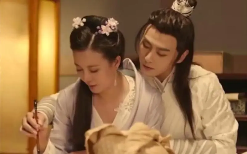 《穿书后公主爱上我》：当公主觉醒自我，一场跨越次元的禁忌之恋与自我救赎